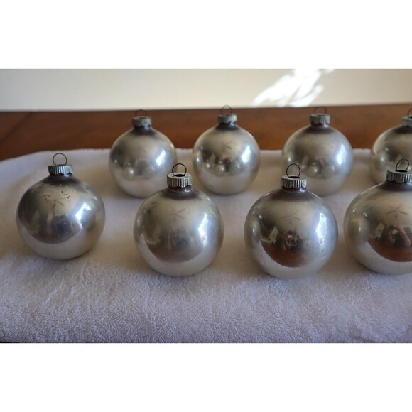 Lot Christmas Shiny Brite 22x Plain Red Silver Glass Ornament Ball USA Made 2.5" - Picture 13 of 14